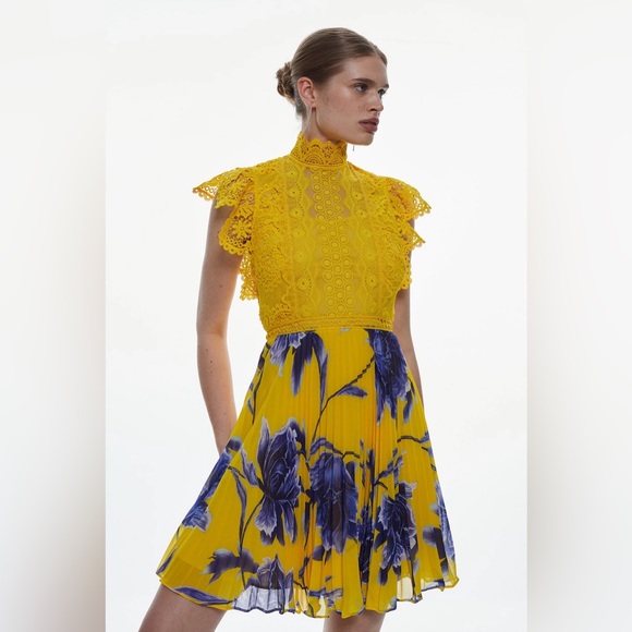 Karen Millen Dresses & Skirts - NWT Karen Millen Guipure Lace Mirrored Floral Pleated Woven Mini Dress.